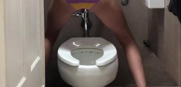  little piss princess plays her pee games at work